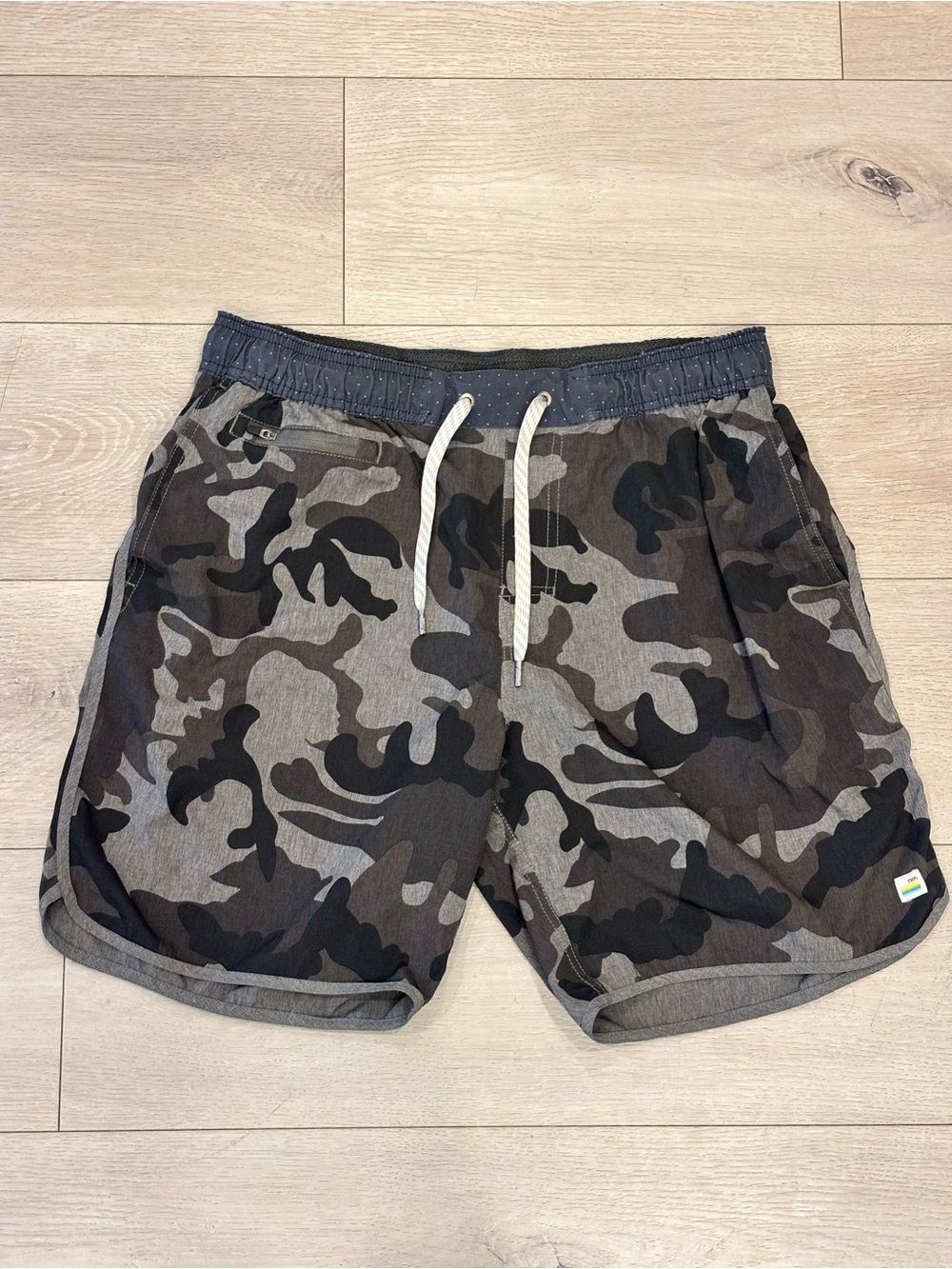 Vuori Men’s Banks Shorts